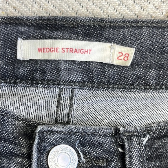 Levi's Premium WEDGIE STRAIGHT FIT WOMEN'S JEANS raw hems button fly - Picture 9 of 17